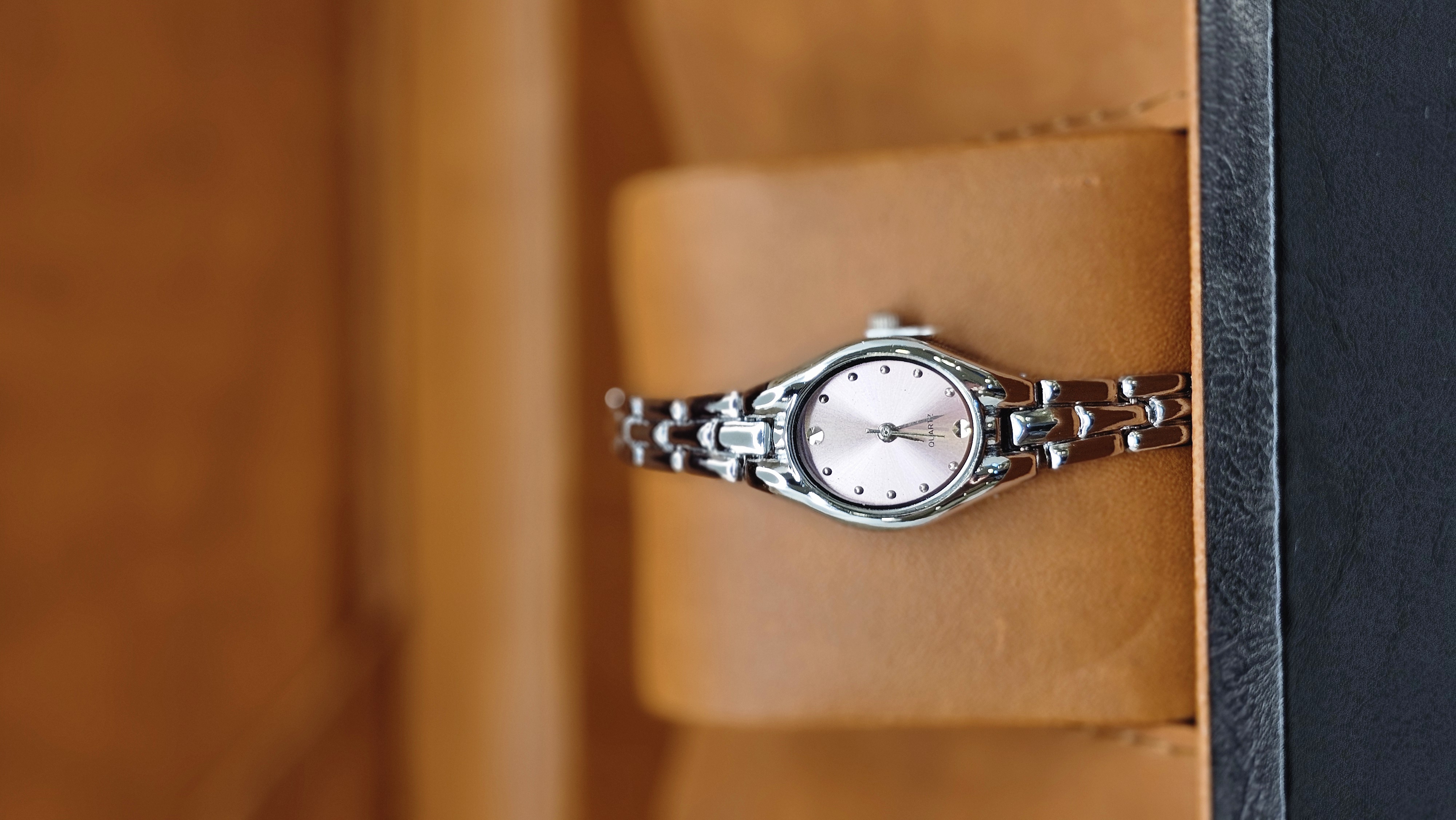 ساعت QUARTZ rose gold