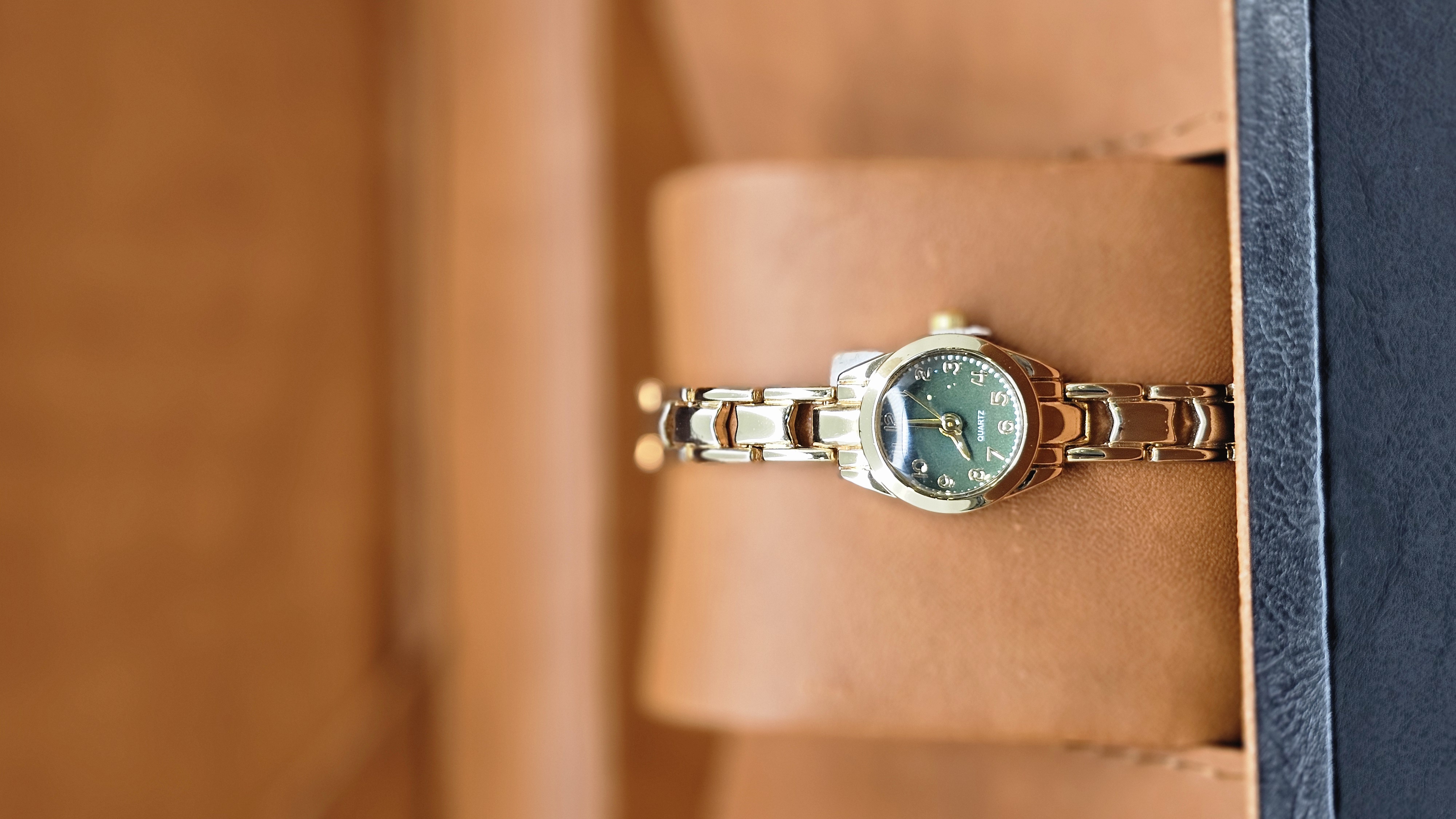 ساعت QUARTZ
